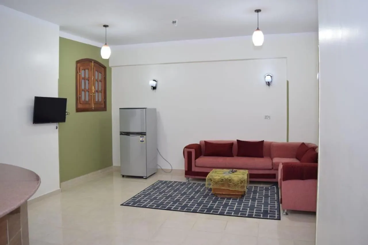 El Hady Apartments Swimming Pool ルクソール エジプト