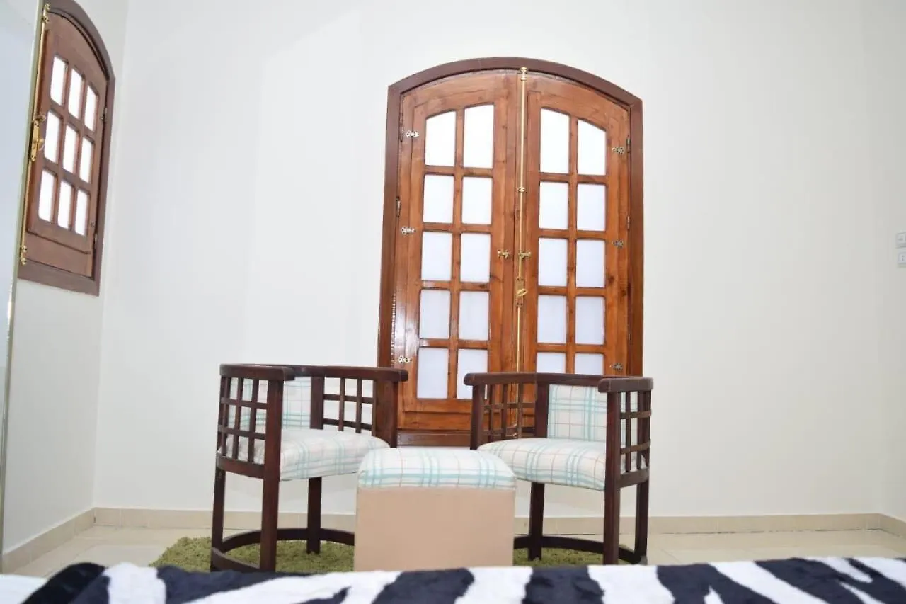 El Hady Apartments Swimming Pool ルクソール 0*,  エジプト
